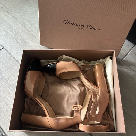 Gianvito Rossi Vernice Black Pump NIB - Picture 2 of 6